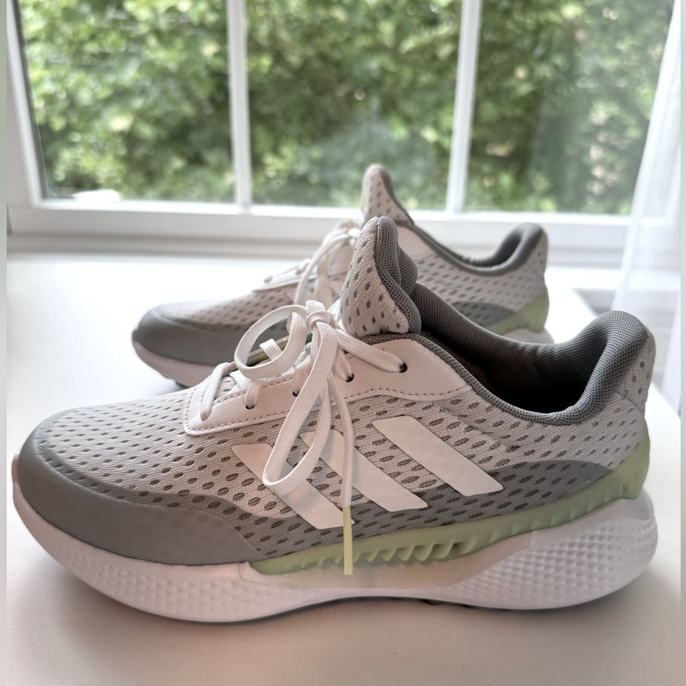 NWOT Women’s Adidas Summervent Spikeless Golf Shoes sz 8